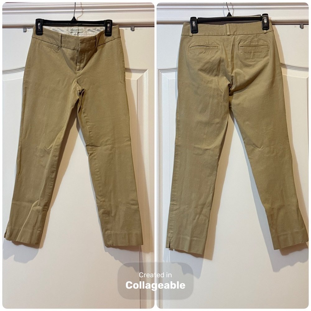 Banana Republic Women’s Tan Chino Pants